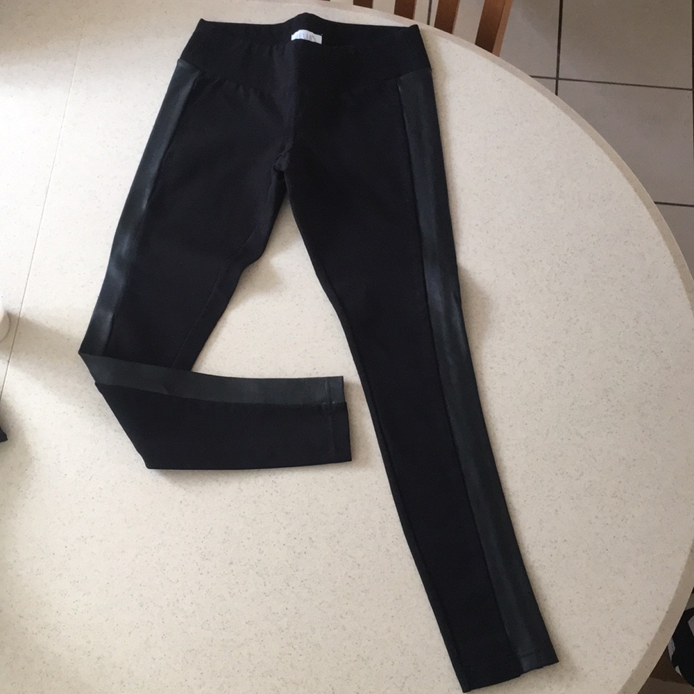 Thick Leather Stripe Leggings